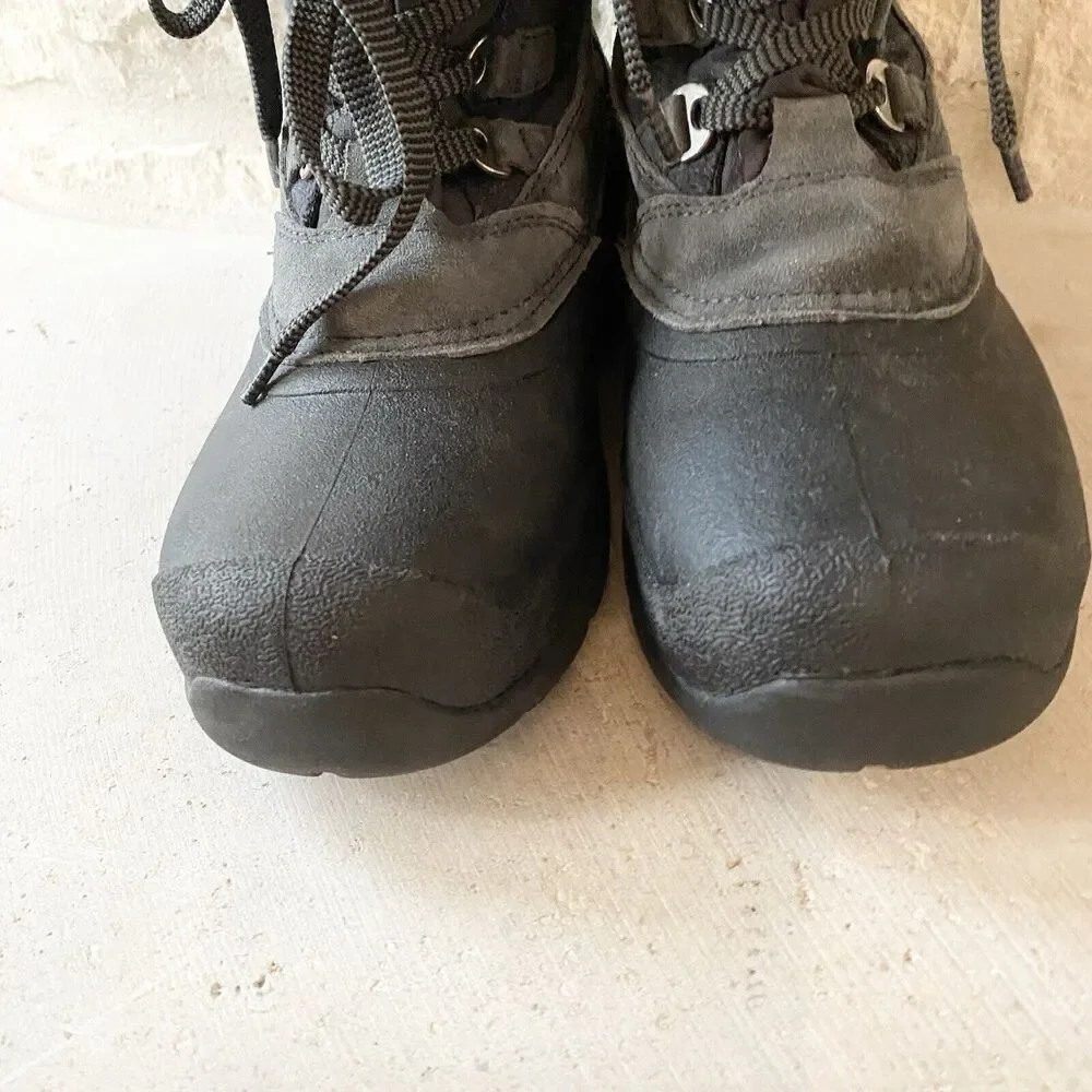 Quest  3M Thinsulate Snow Boots Women Size 8 Water Resistant Grey Winter‎